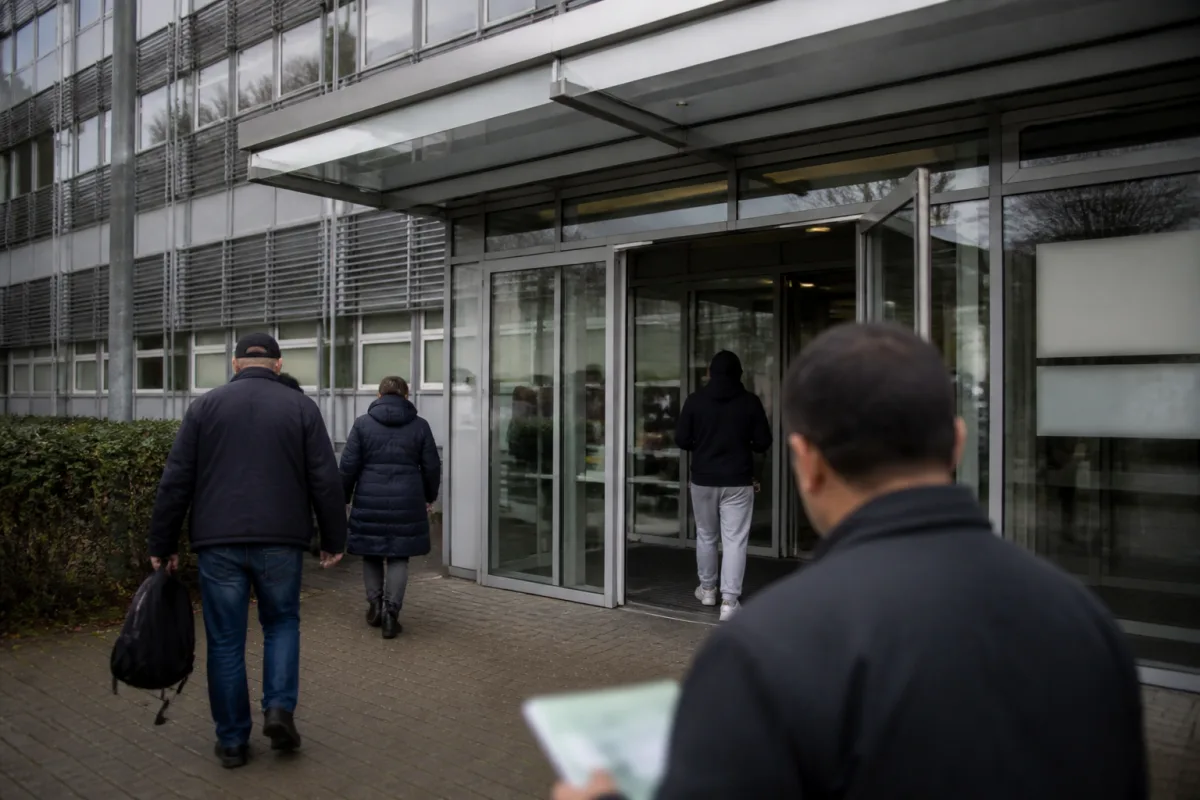 Must Jobcenter Bürgergeld Recipients Look for Work?