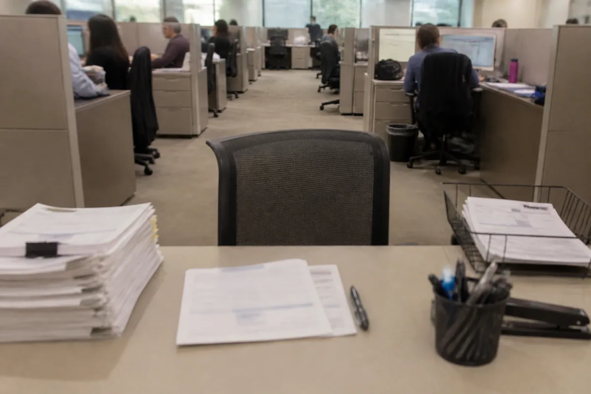 Як продовжити дозвіл на роботу в США після змін 2025 року