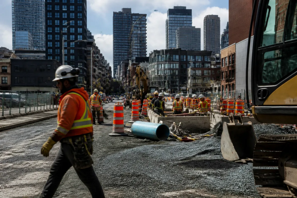Illustration of Canada's labor market against declining quotas for temporary workers and students