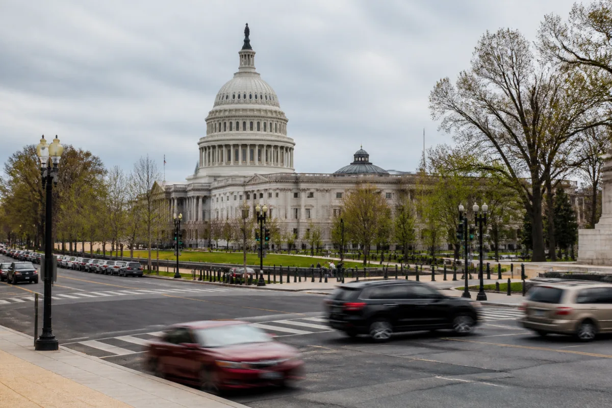 The U.S. Senate building as a symbol of the bill to repeal the green card lottery